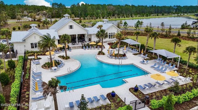 462 HILLENDALE Circle, St. Johns, FL 32259