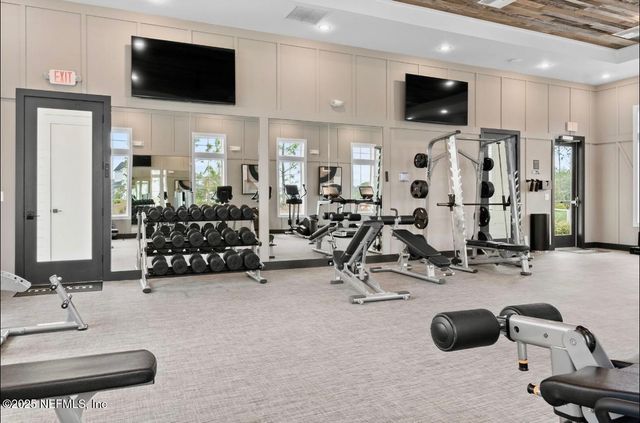 462 HILLENDALE Circle, St. Johns, FL 32259