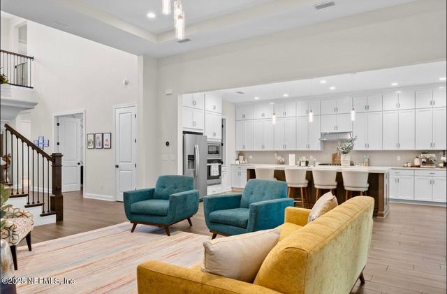 462 HILLENDALE Circle, St. Johns, FL 32259