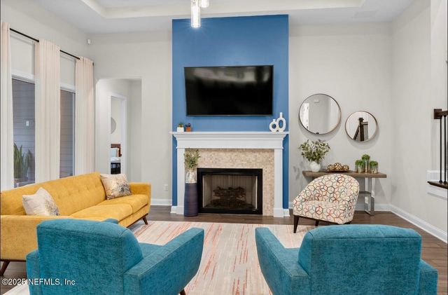 462 HILLENDALE Circle, St. Johns, FL 32259