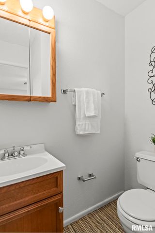 49 WESTMINISTER Drive, Chatham, IL 62629