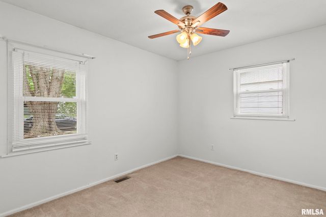 49 WESTMINISTER Drive, Chatham, IL 62629