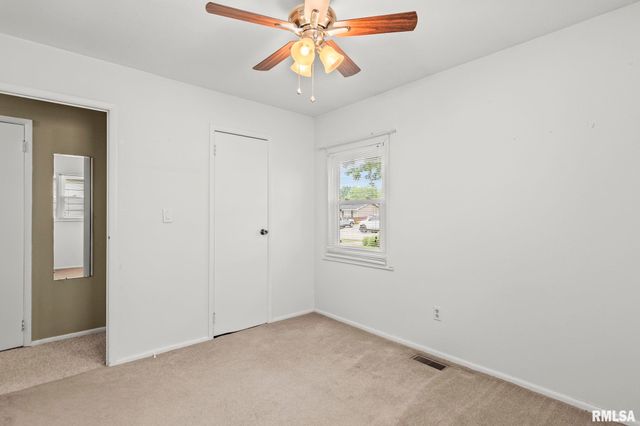 49 WESTMINISTER Drive, Chatham, IL 62629
