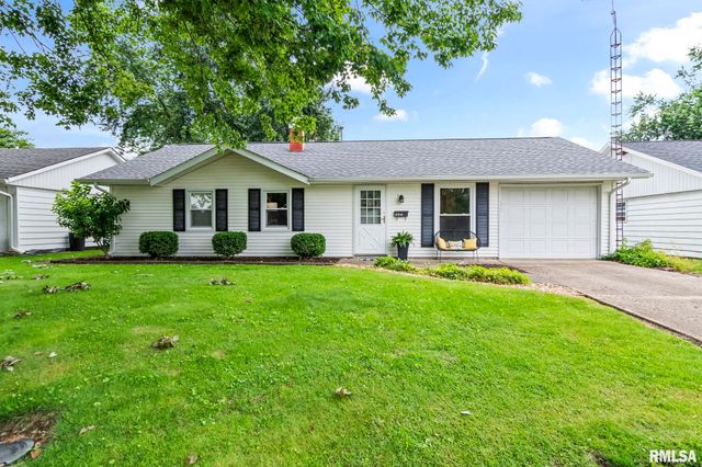 49 WESTMINISTER Drive, Chatham, IL 62629