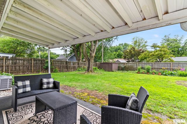 49 WESTMINISTER Drive, Chatham, IL 62629