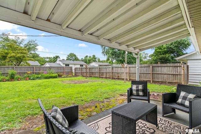 49 WESTMINISTER Drive, Chatham, IL 62629