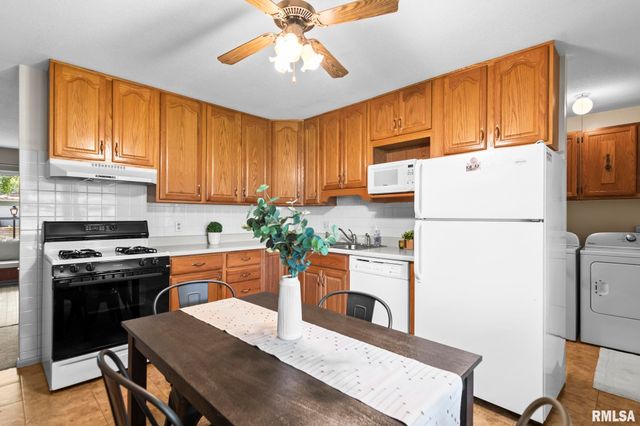 49 WESTMINISTER Drive, Chatham, IL 62629