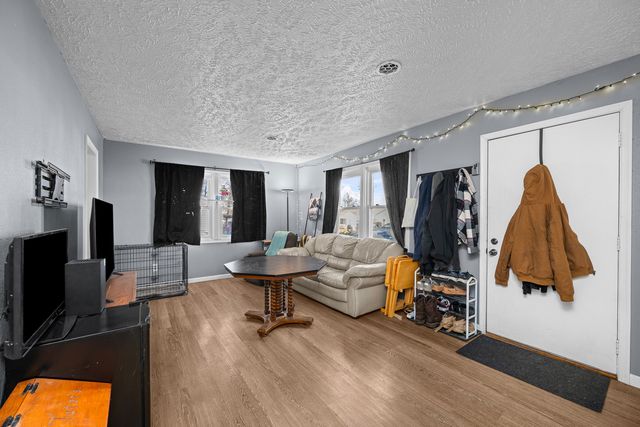 7318 Kelling Street, Davenport, IA 52806