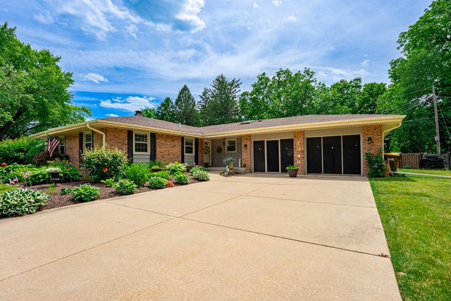 1340 Williamsburg Road, Rockford, IL 61107