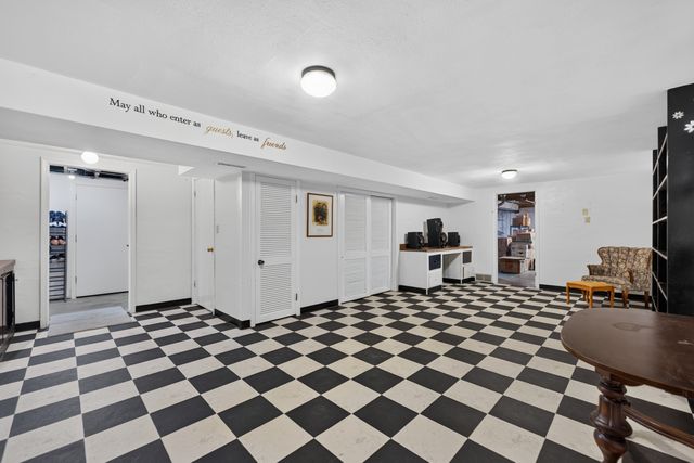 1340 Williamsburg Road, Rockford, IL 61107