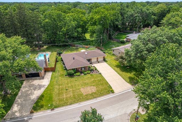 1340 Williamsburg Road, Rockford, IL 61107