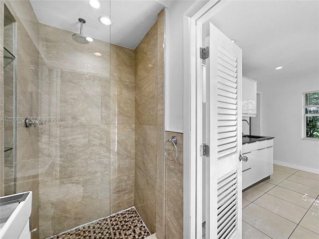 620 86th St B, Miami Beach, FL 33141