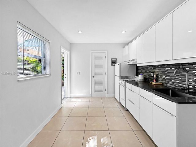 620 86th St B, Miami Beach, FL 33141