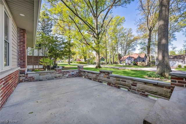 117 Tomahawk Drive, Avon Lake, OH 44012