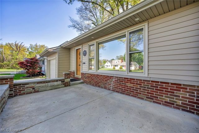 117 Tomahawk Drive, Avon Lake, OH 44012