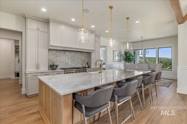 6400 N High Valley, Boise, ID 83714