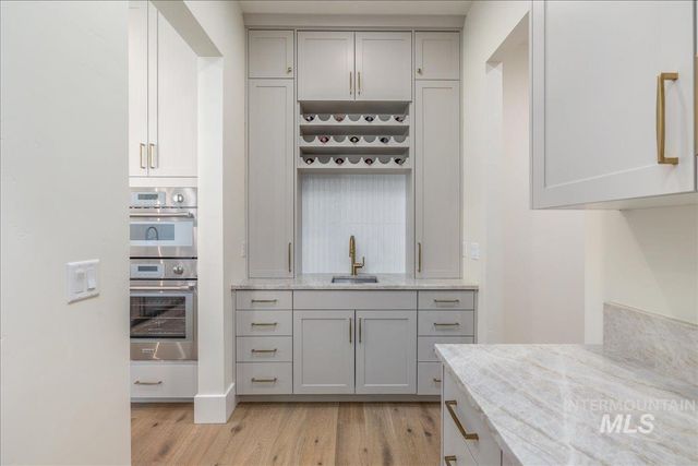 6400 N High Valley, Boise, ID 83714