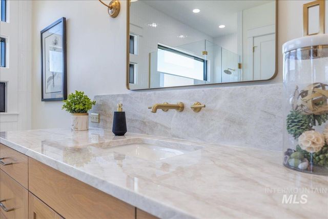 6400 N High Valley, Boise, ID 83714