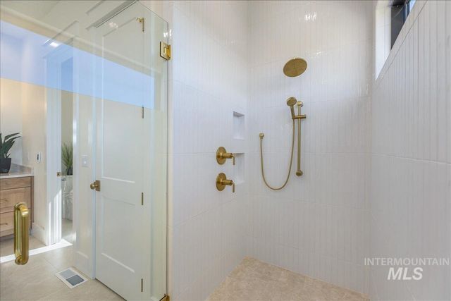 6400 N High Valley, Boise, ID 83714
