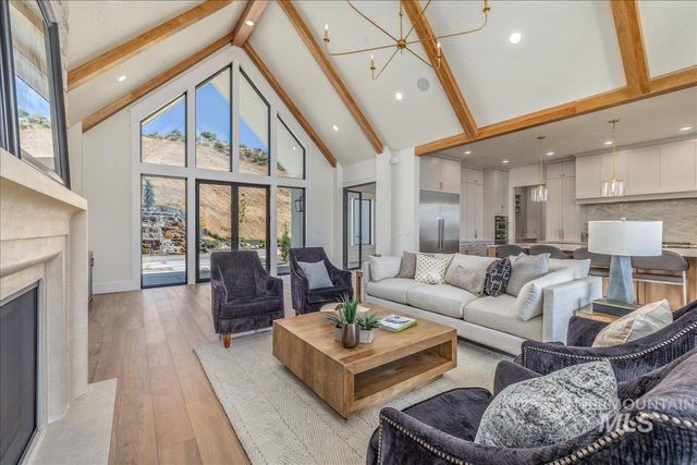 6400 N High Valley, Boise, ID 83714