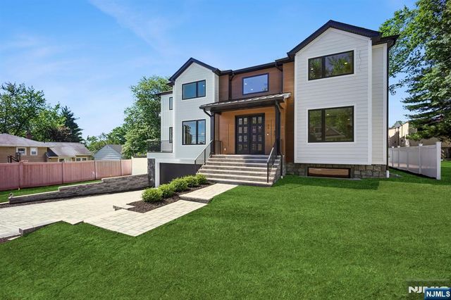 33 Lincoln Avenue, River Edge, NJ 07661