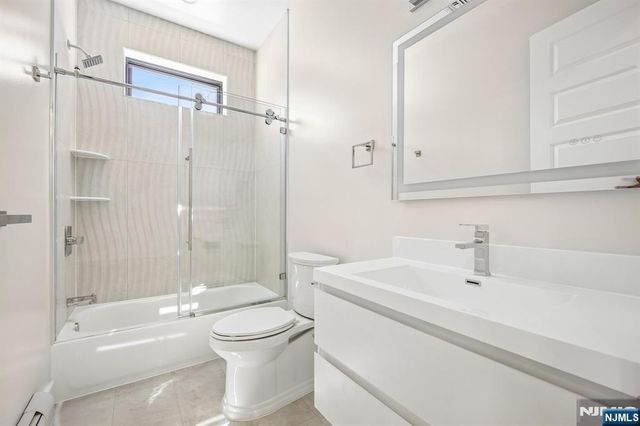 33 Lincoln Avenue, River Edge, NJ 07661