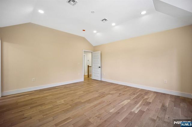 33 Lincoln Avenue, River Edge, NJ 07661