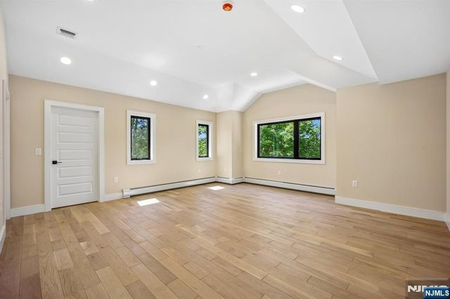 33 Lincoln Avenue, River Edge, NJ 07661