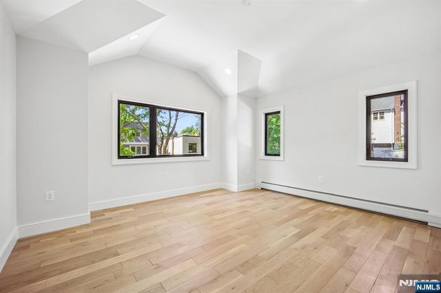 33 Lincoln Avenue, River Edge, NJ 07661