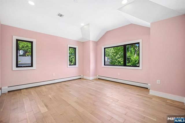 33 Lincoln Avenue, River Edge, NJ 07661