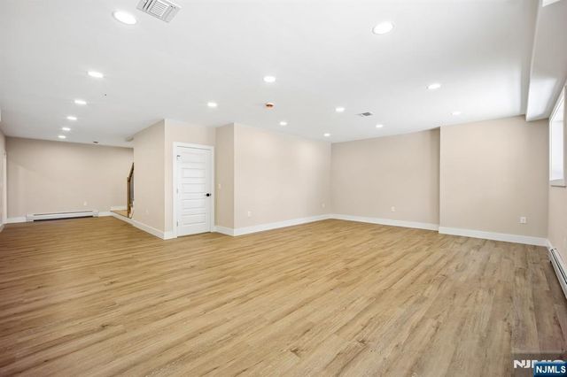 33 Lincoln Avenue, River Edge, NJ 07661
