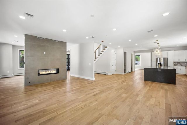 33 Lincoln Avenue, River Edge, NJ 07661