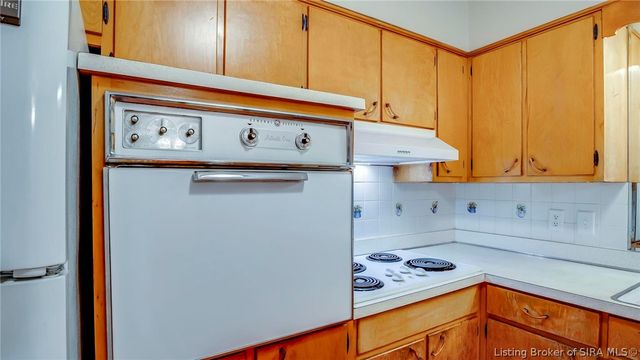 114 E Flamingo Drive, Jeffersonville, IN 47129