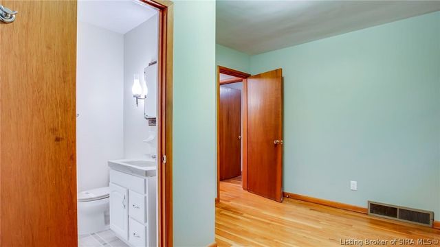 114 E Flamingo Drive, Jeffersonville, IN 47129