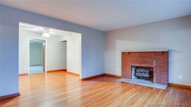 114 E Flamingo Drive, Jeffersonville, IN 47129
