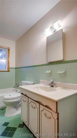 114 E Flamingo Drive, Jeffersonville, IN 47129