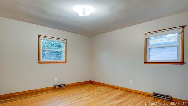 114 E Flamingo Drive, Jeffersonville, IN 47129