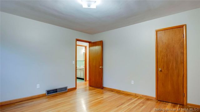 114 E Flamingo Drive, Jeffersonville, IN 47129