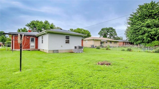 114 E Flamingo Drive, Jeffersonville, IN 47129