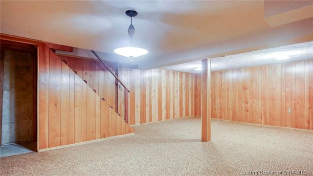 114 E Flamingo Drive, Jeffersonville, IN 47129