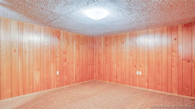 114 E Flamingo Drive, Jeffersonville, IN 47129