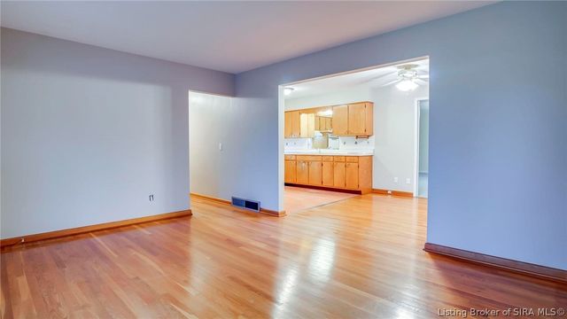 114 E Flamingo Drive, Jeffersonville, IN 47129