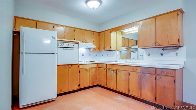 114 E Flamingo Drive, Jeffersonville, IN 47129