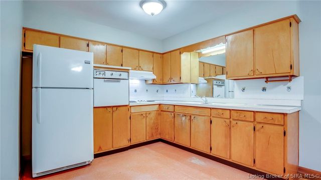 114 E Flamingo Drive, Jeffersonville, IN 47129