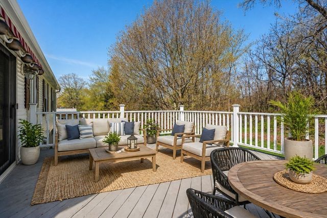 22 Buckingham Ave, West Springfield, MA 01089