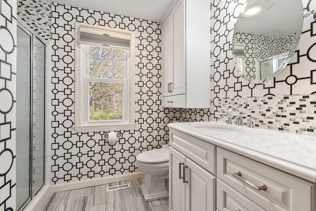 22 Buckingham Ave, West Springfield, MA 01089