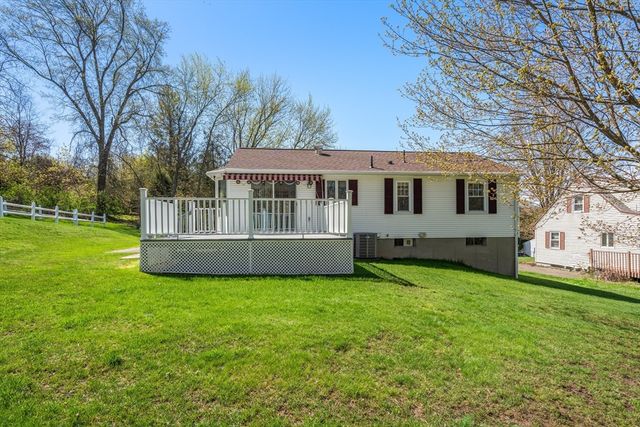 22 Buckingham Ave, West Springfield, MA 01089