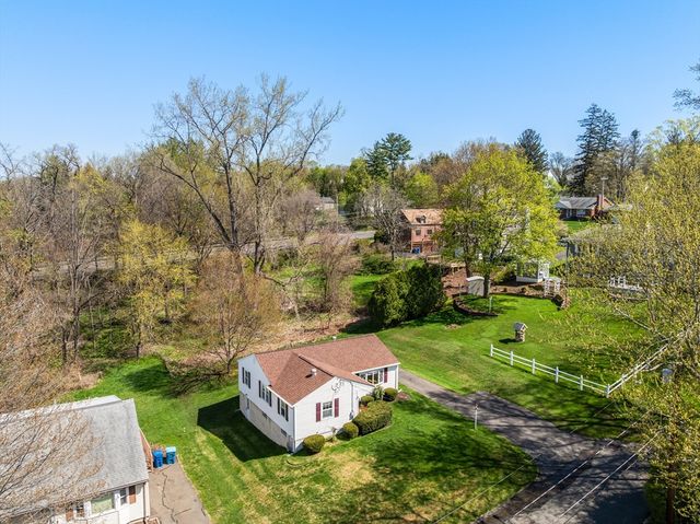 22 Buckingham Ave, West Springfield, MA 01089