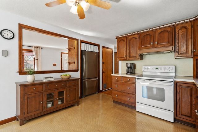 22 Buckingham Ave, West Springfield, MA 01089