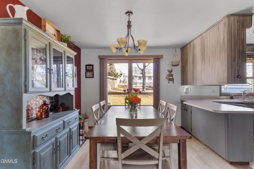 1609 17th Street N, Bismarck, ND 58501 photo 5